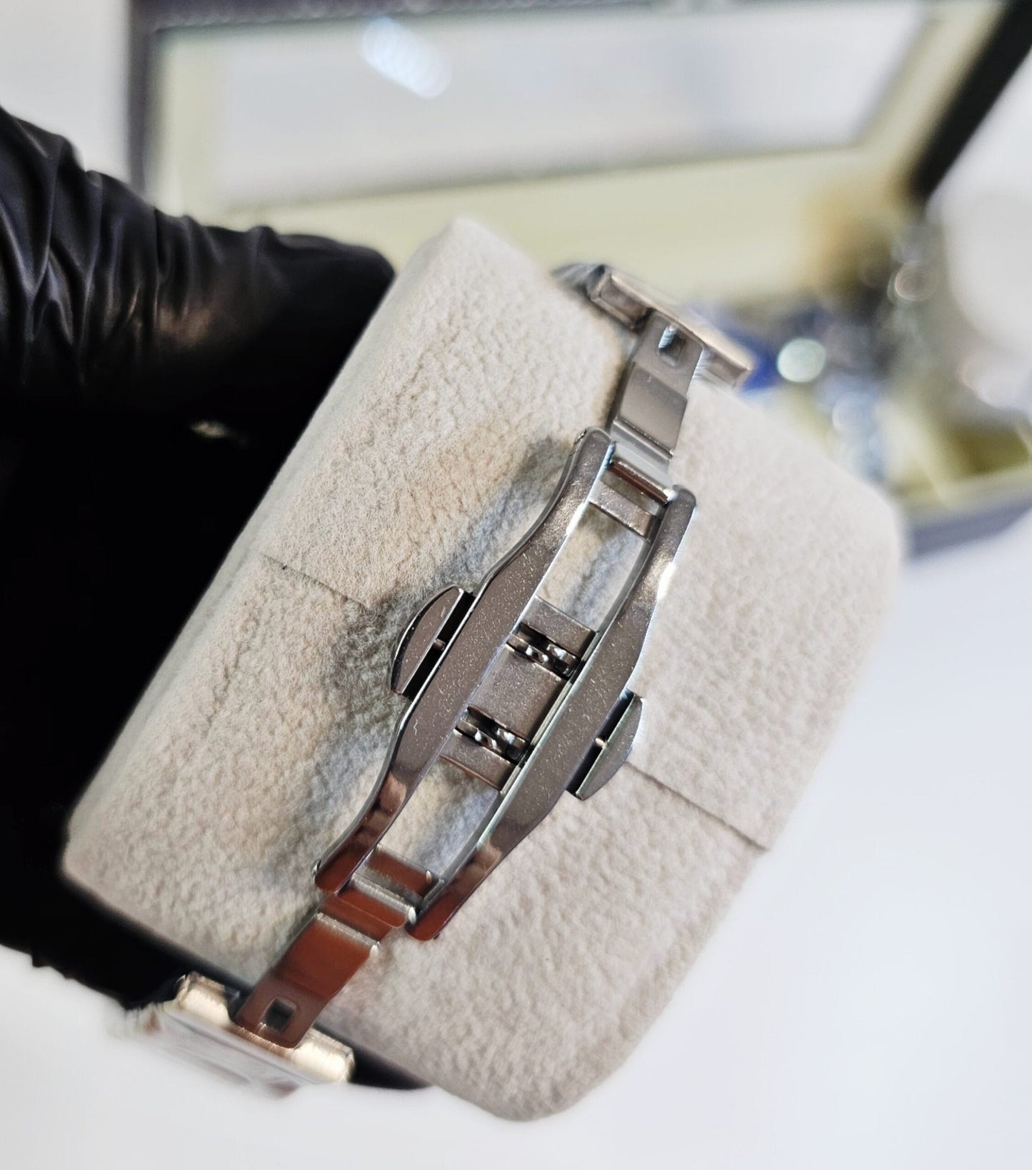 PATEK PHILIPE SILVER NAUTILUS WHITE BORD