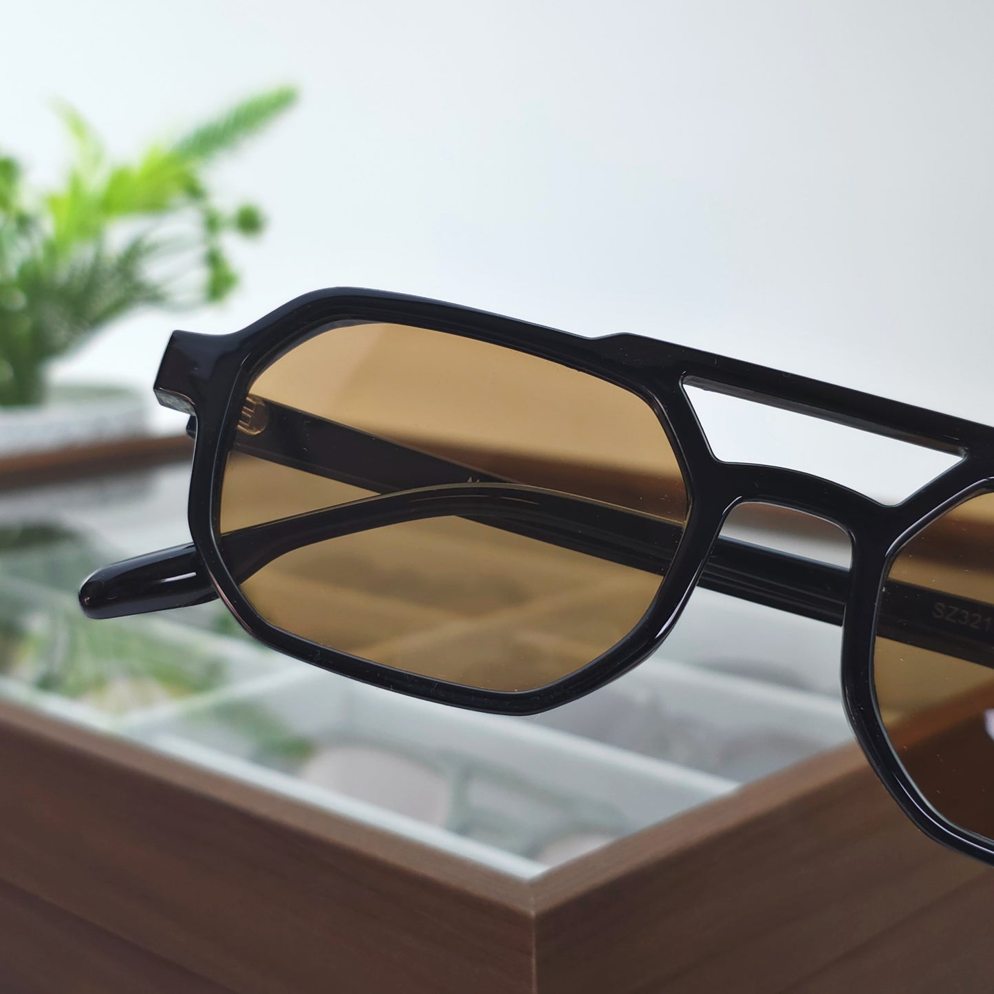ENZO AMBER BLACK