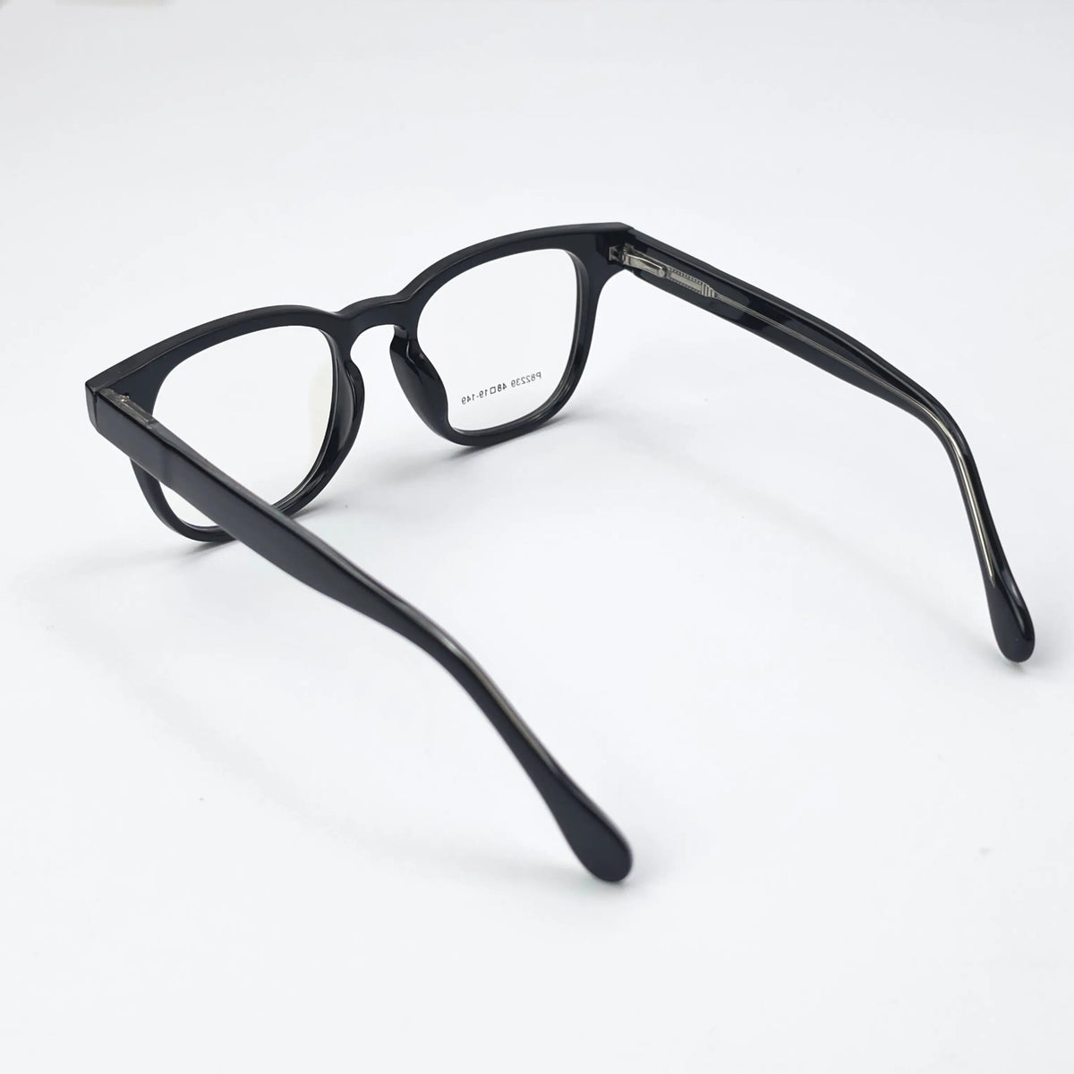 P822 BLACK