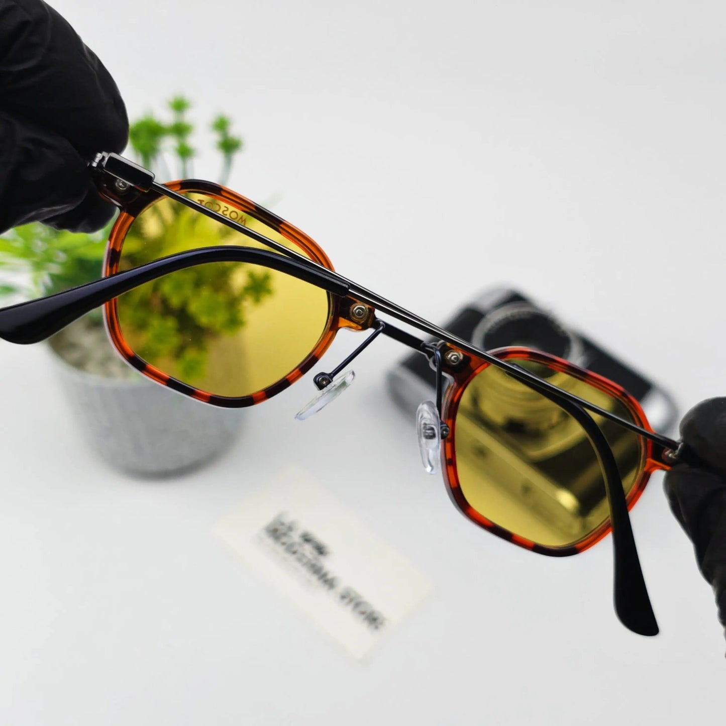 MOSCOT ZEBRA YELLOW LENSES TIGRED FRAME