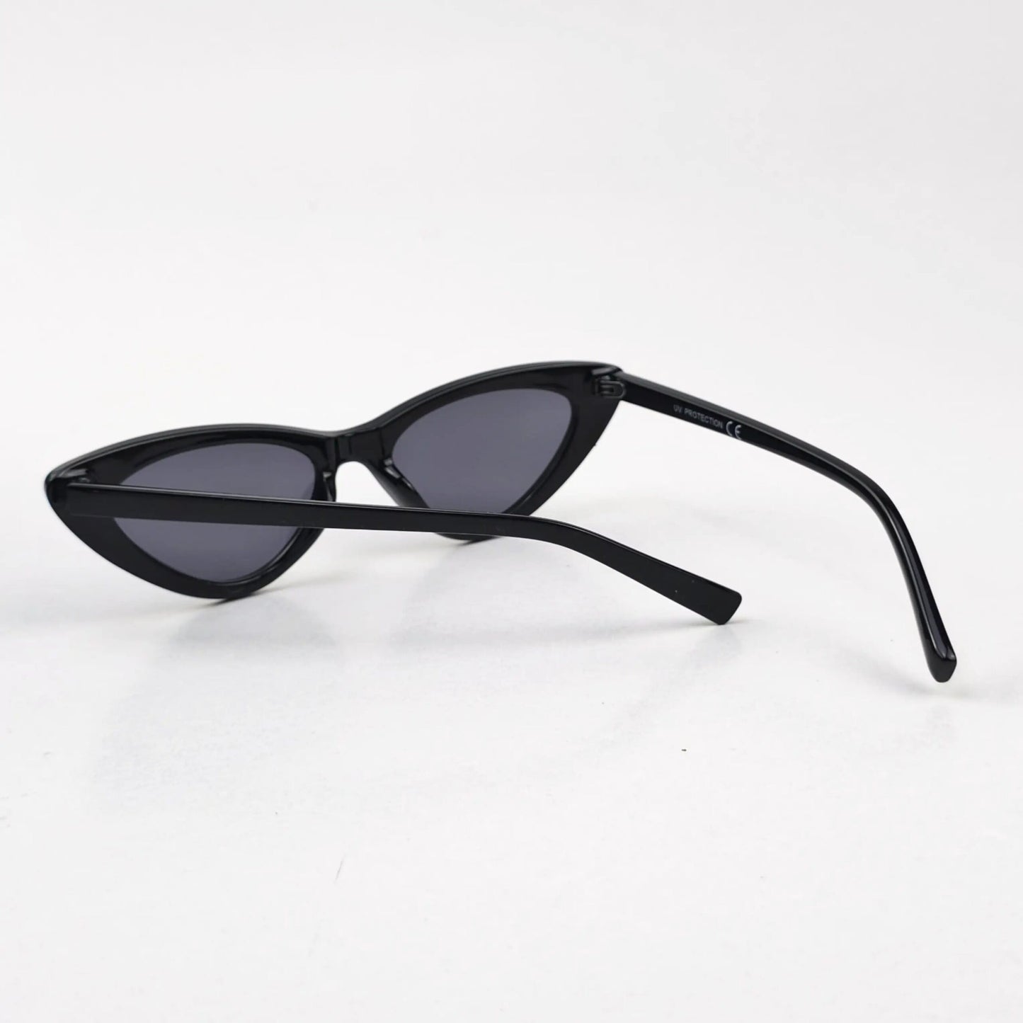 CAT EYE BLACK