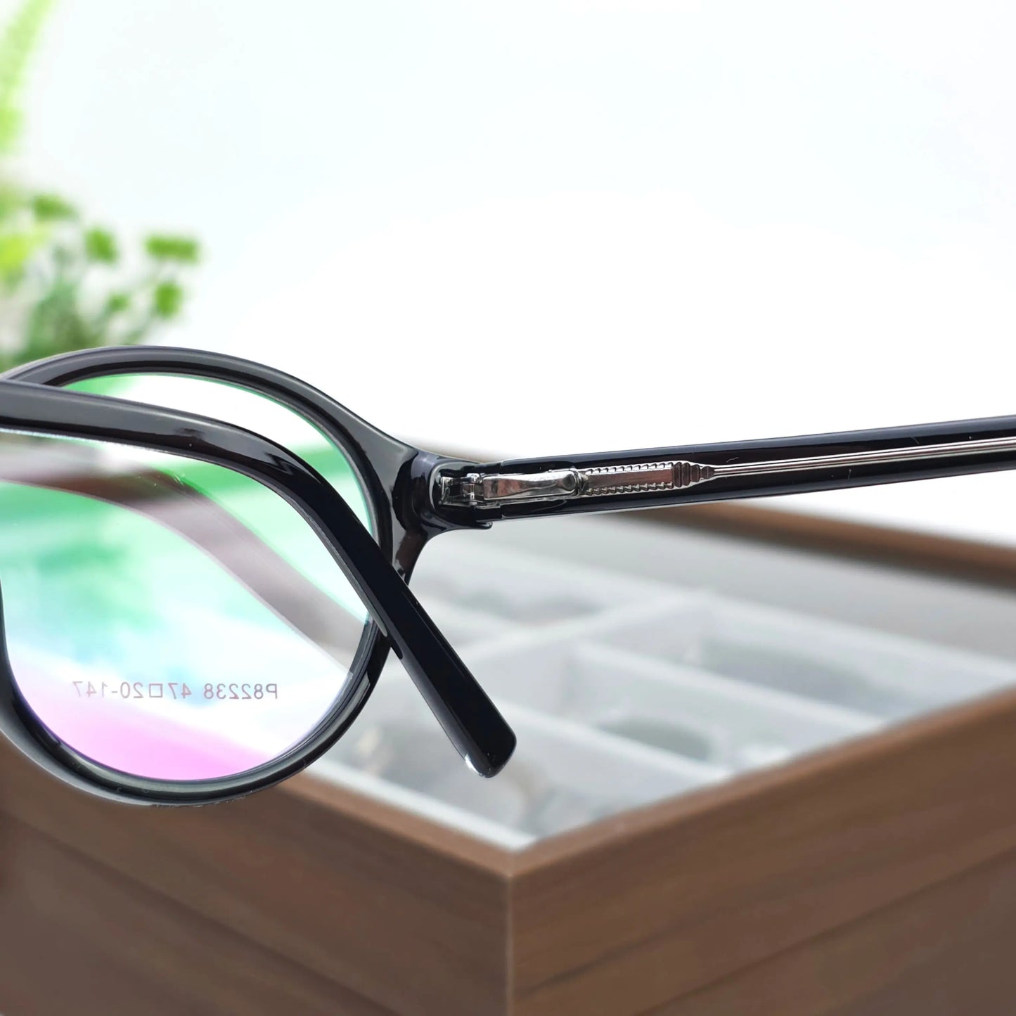 TOMCI BLACK