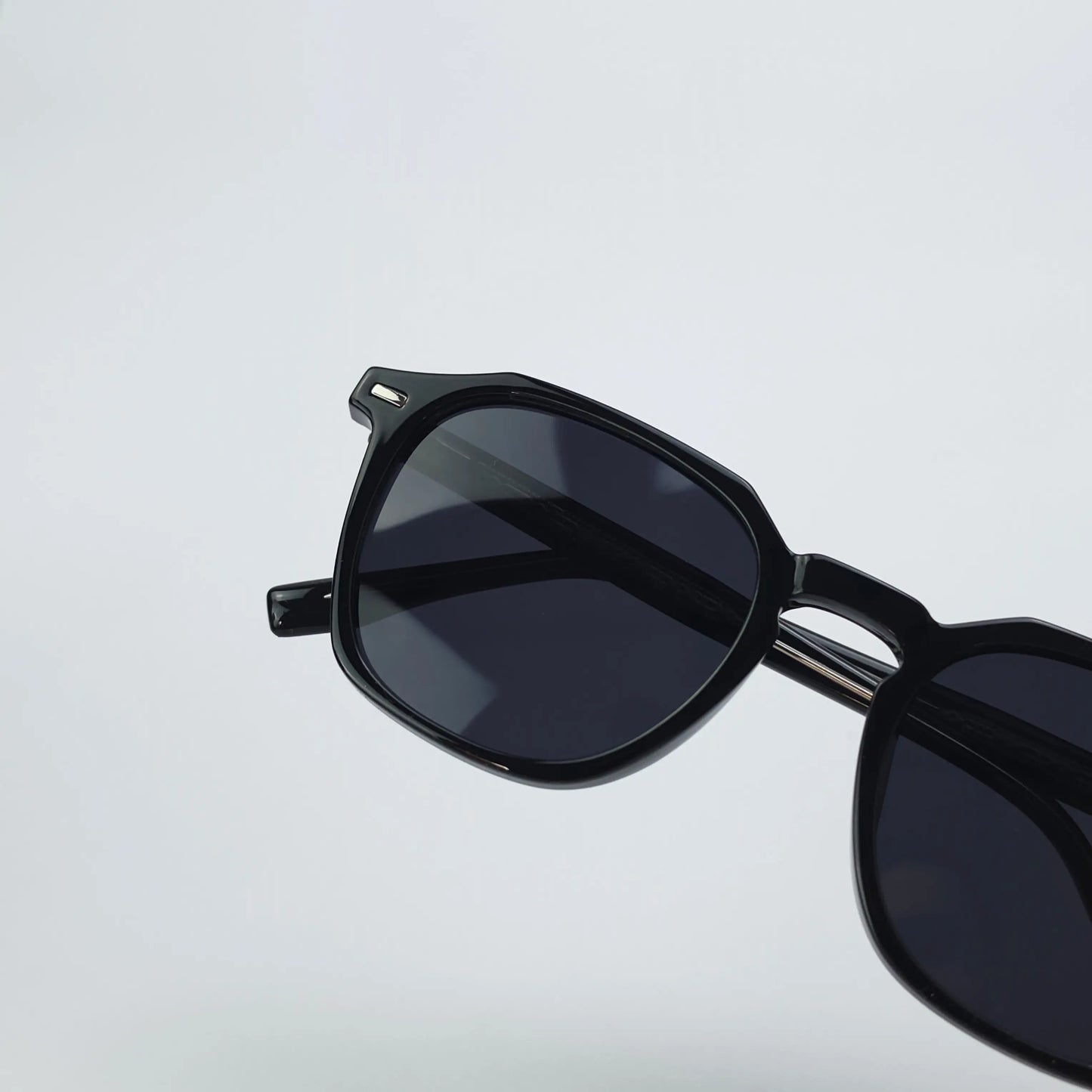 BROKLYNE BLACK
